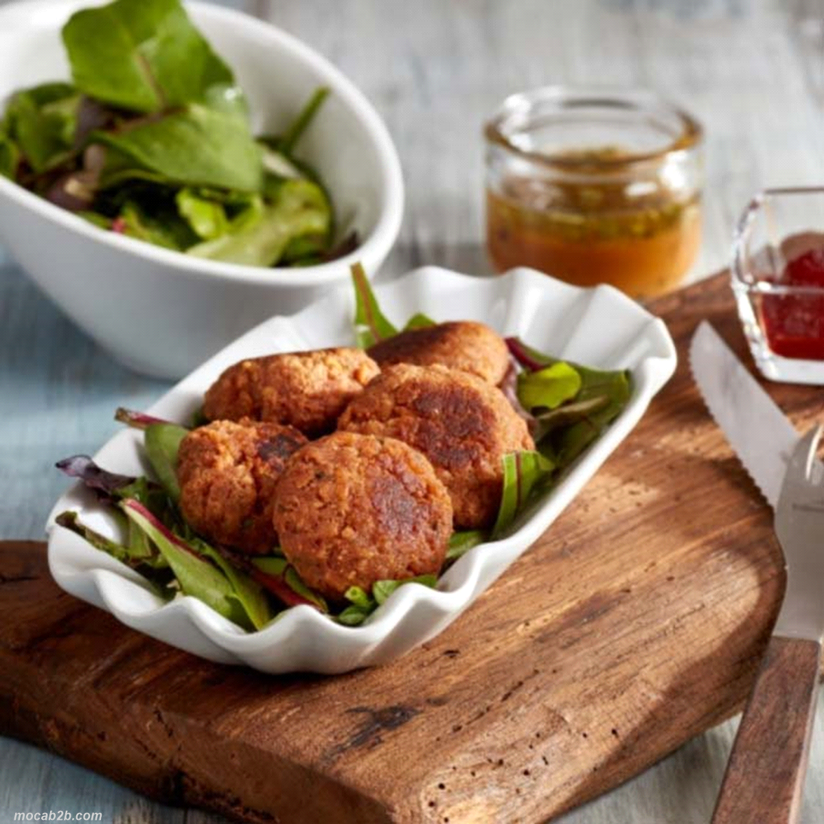 Mix per preparare sostituti vegani della carne come burger, polpette e ripieni. Privo di allergeni. Ricetta base per le polpette: Vegan&Meat 100 g + Acqua fredda 200 g 