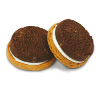 Due dischi di frolla di cui uno al cioccolato che racchiudono una golosa farcitura di crema bianca. 