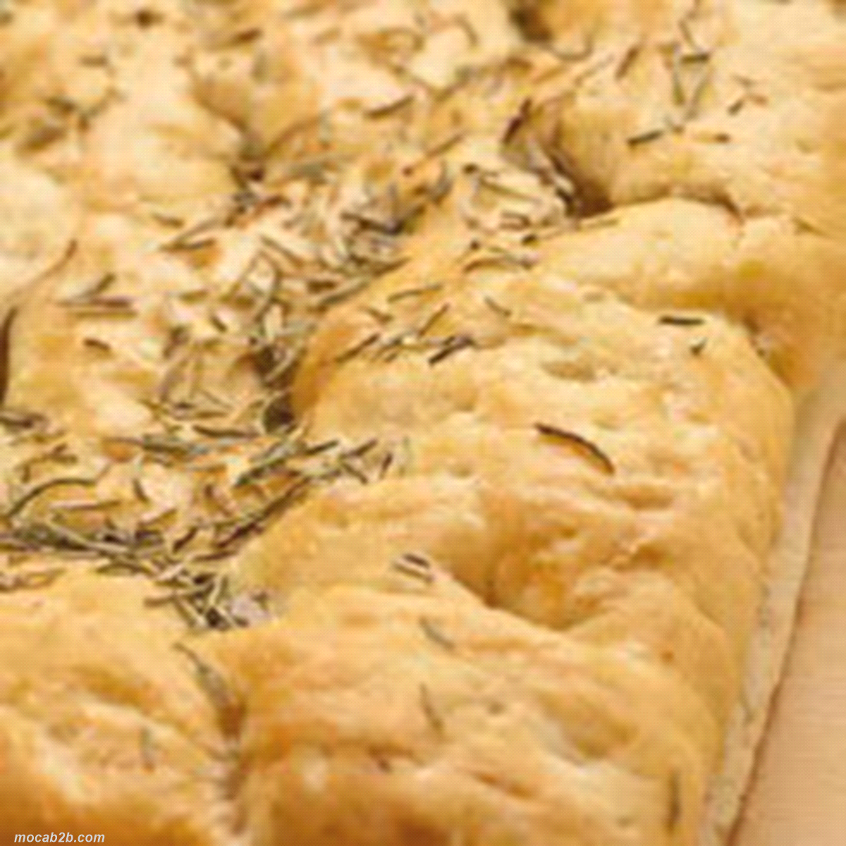 Focaccia Genovese con rosmarino, precotta surgelata. Dimensioni 30x40. Scongelare il prodotto per circa 10 min.i a T.amb. farcire a piacere e infornare a 200°C per 5-7 min. 