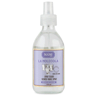 La sua speciale MOLECOLA, neutralizza i cattivi odori degli indumenti lasciando una piacevole e delicata nota di freschezza che dura nel tempo. 