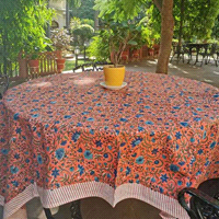 Tovaglia 100% cotone con stampa xilografica.Lavaggio a 30°. Asciugatura naturale. 
