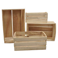 Cassette legno naturale set da 4 pezzi. Misure: 37x24 x h. 12/14,5 - 33,5x21 x h. 10,5/12,5 - 29x16,5 x h. 10,5/11,5 - 26x13,5 x h. 10,5/11,5. 