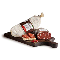 Salame di puro suino a grana fine e componente grassa a grana media, accentuata aromatizzazione piccante. Senza glutine. Tagliato a metà e confezionata sottovuoto.
Formato: 1,0 kg -  ct da: 4 pz - unità di vendita: 1 pz. 