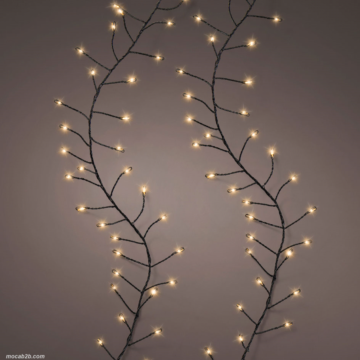 Filo di luci nero con led bianco classico,con 8 funzioni scintillanti da esterno. Dimensioni: 1200cm. 
