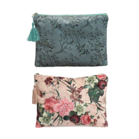 Pochette in velluto con nappina 2 colori assortiti (verde e floreale multicolor). Misure: 22 x h.16,5cm. 