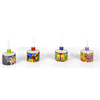 Bottiglia profumatore ceramica stile naif con gift box. Misure: 7,6x7x6x7,8cm. 