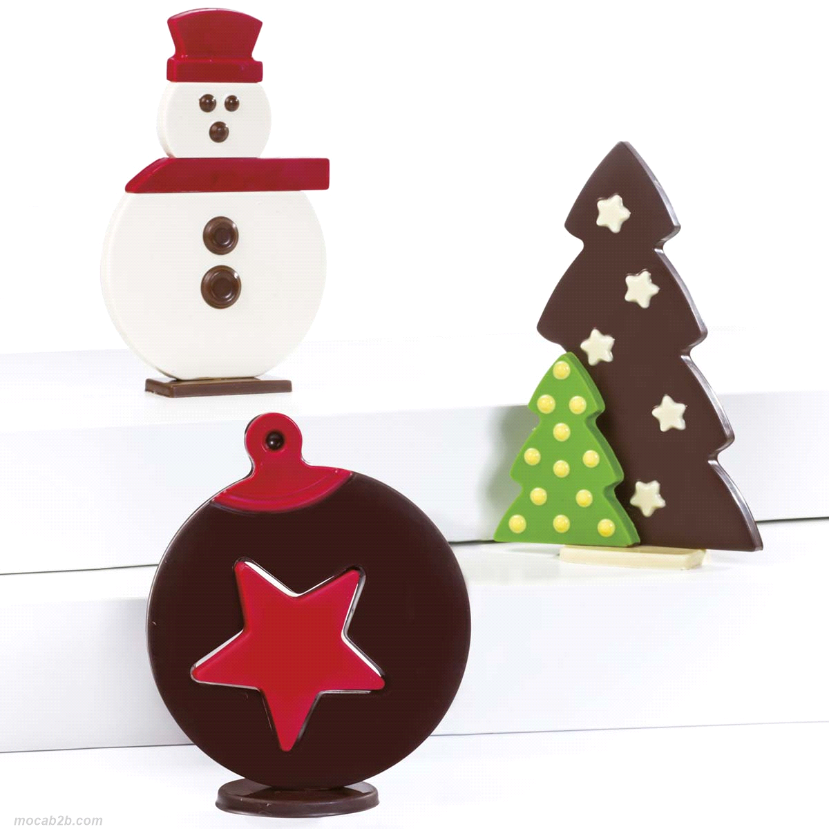 Stampo in plastica termoformato pensato per realizzare 3 diversi soggetti natalizi, perfetto per arricchire le vetrine di pasticceri e cioccolatieri.
Pupazzo di neve: 95x7x147mm - 80gr.
Albero di Natale: 103x9x150mm - 80gr.
Palla di Natale: 100x9x123mm - 80gr 