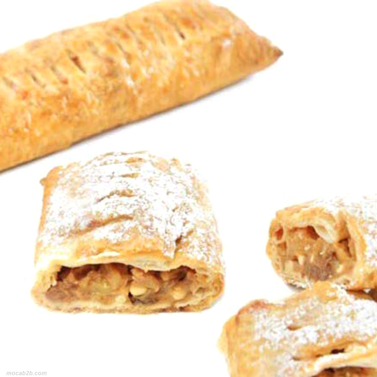 Strudel di pasta sfoglia ricca di farcitura alle mele del trentino, uva sultanina e un pizzico di cannella. 