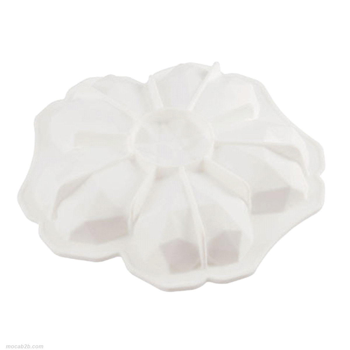 Stampo Sakura Origami600 di Silikomart Professional dal volume di 600 ml, ripropone in chiave contemporanea e di design l’intreccio formato dai petali dei fiori di ciliegio. 