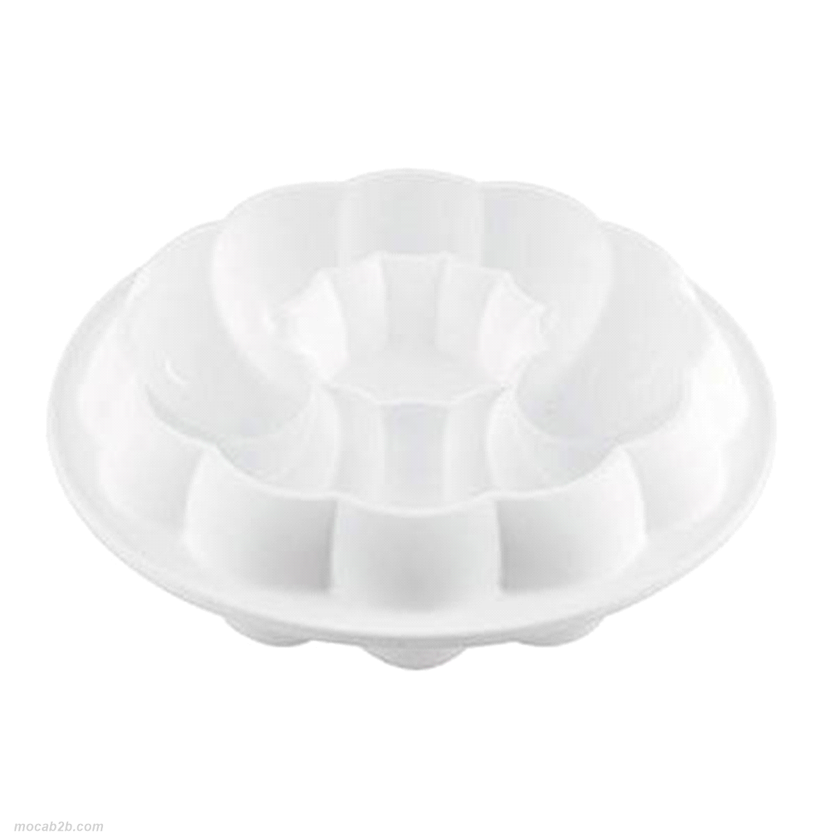 composto da 3 elementi: uno stampo in silicone per realizzare una preparazione dal volume di 600 ml porzionabile, un funzionale tagliapasta in plastica per la creazione di originali inserti e allo stesso tempo di basi d