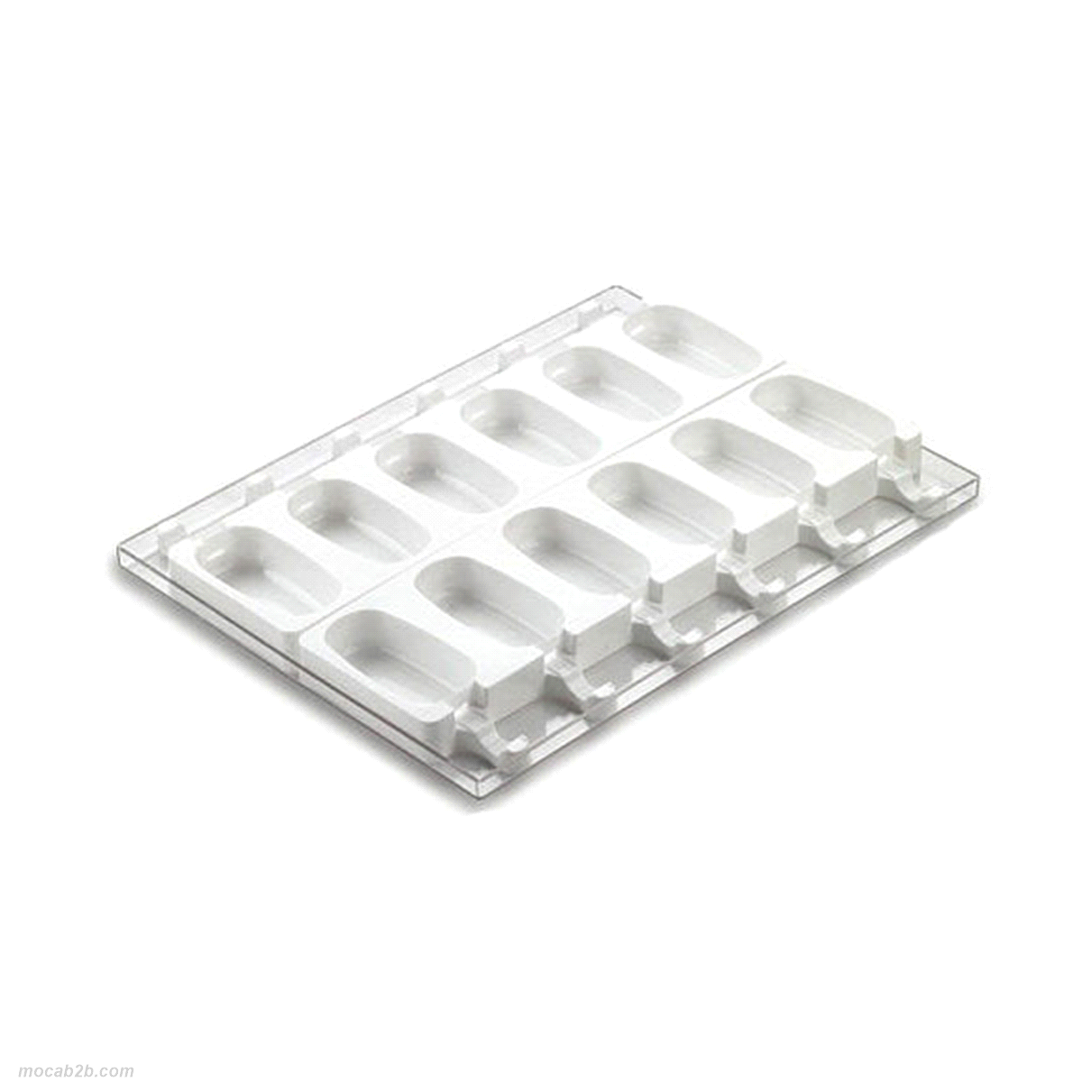 Kit per realizzare gelati su stecco, utilizzabile per preparazioni fredde e cotte. Il kit comprende 2 stampi in silicone, 50 bastoncini in legno e 1 vassoio in policarbonato per il trasporto e lo stoccaggio. Volume singola forma: 90 ml. 48,5x93 h 25 mm 