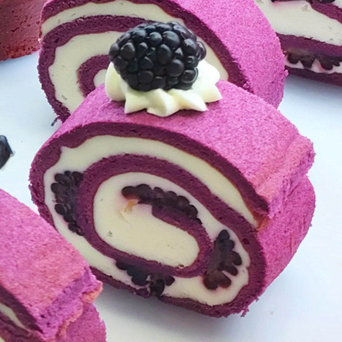 Preparato in polvere per Swiss roll, American cake e torte di colore viola. 