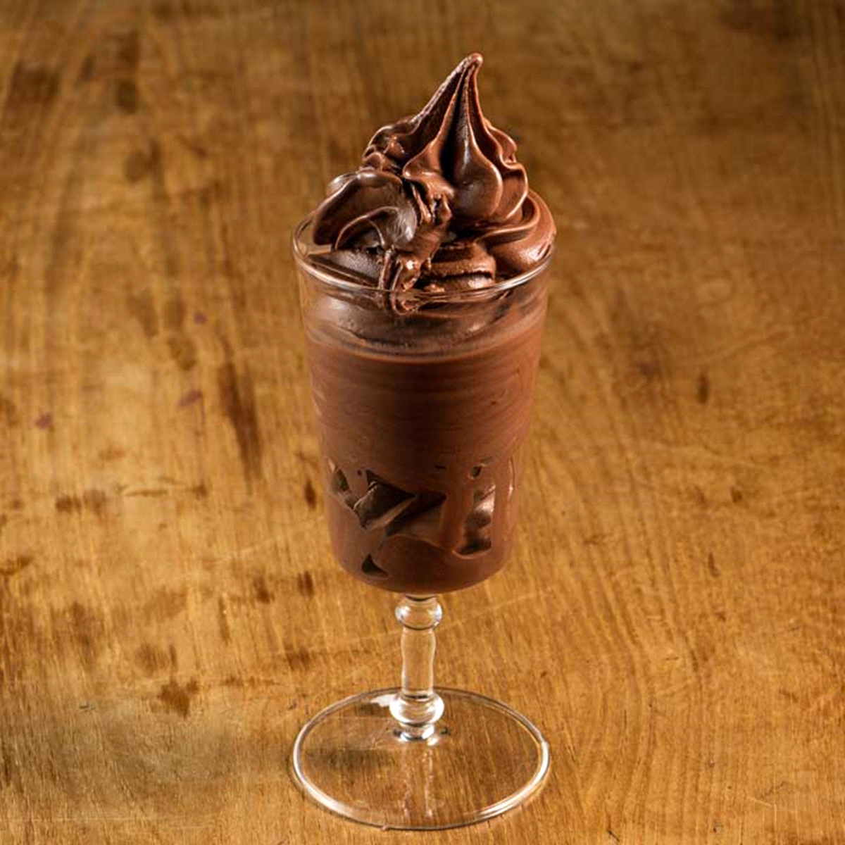 Prodotto completo per ottenere un morbidissimo gelato soft povero di grassi e sempre fresco al gusto cioccolato. Dosaggio: 1,85kg di prodotto +3,5 lt di acqua. Utilizzo a freddo. 