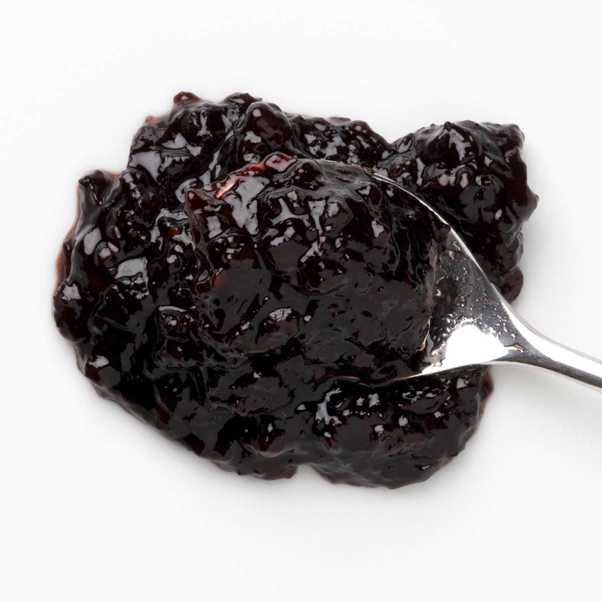 Confettura morbida e cremosa dal colore rosso violaceo. Tenuta alla cottura, struttura adatta alle molteplici applicazioni in pasticceria e gradevolezza al palato per gli utilizzi a freddo. Ideali per la preparazione di paste di frutta. 