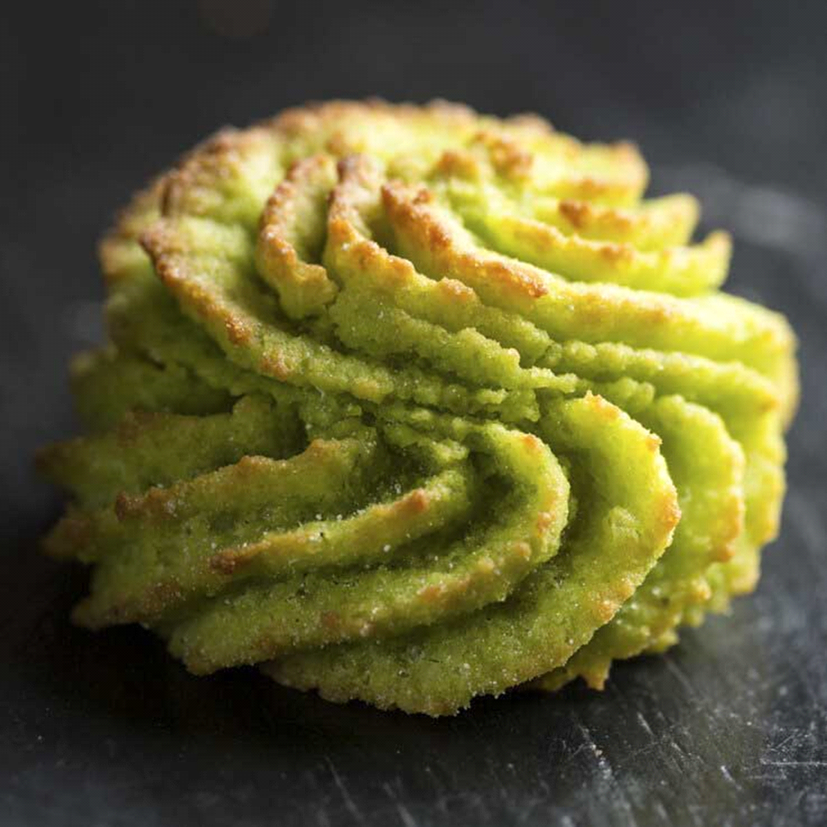 Preparato in pasta per petit four, farcitura di torte e copertura basi per torta delizia pronto all’uso. 