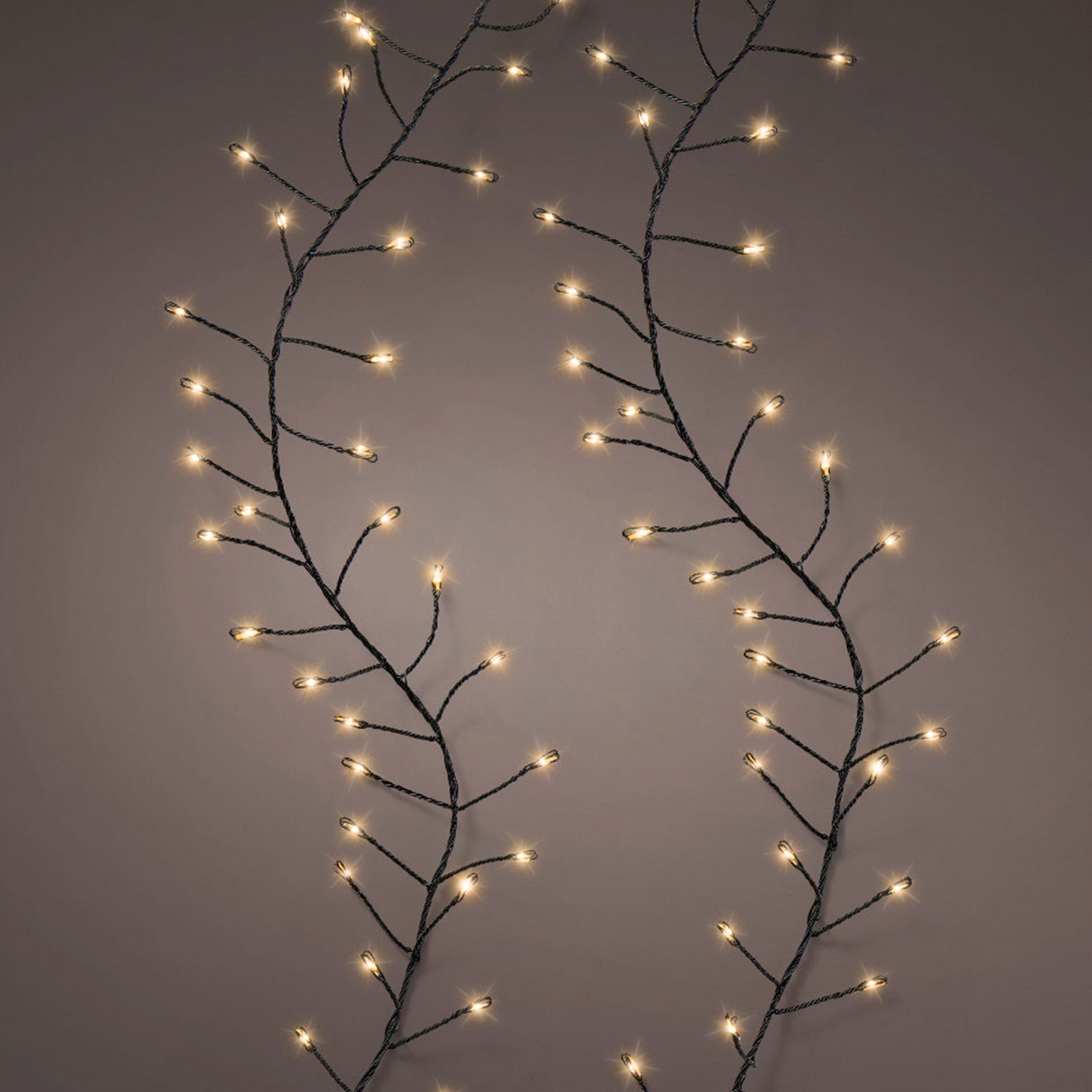 Filo di luci nero con led bianco classico,con 8 funzioni scintillanti da esterno. Dimensioni: 1200cm. 