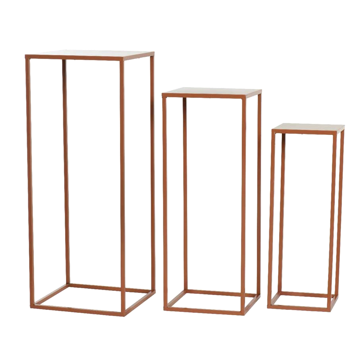 Set 3 fioriere da tavolo in ferro color terracotta. Misure:28x28 h.70cm./23x23 h. 60cm./18x18 h.50cm. 