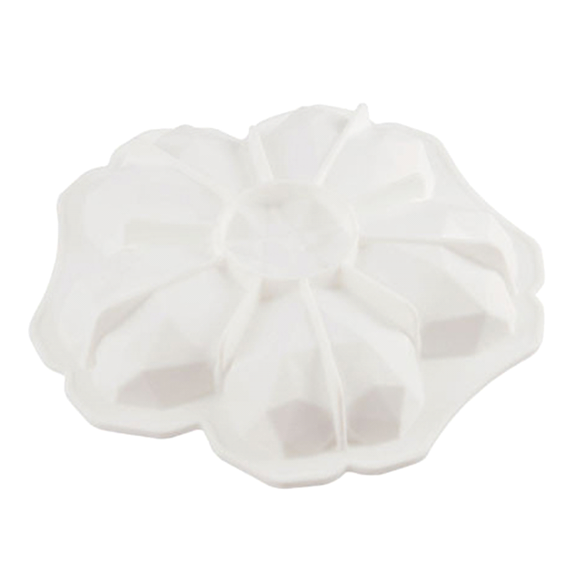 Stampo Sakura Origami600 di Silikomart Professional dal volume di 600 ml, ripropone in chiave contemporanea e di design l’intreccio formato dai petali dei fiori di ciliegio. 