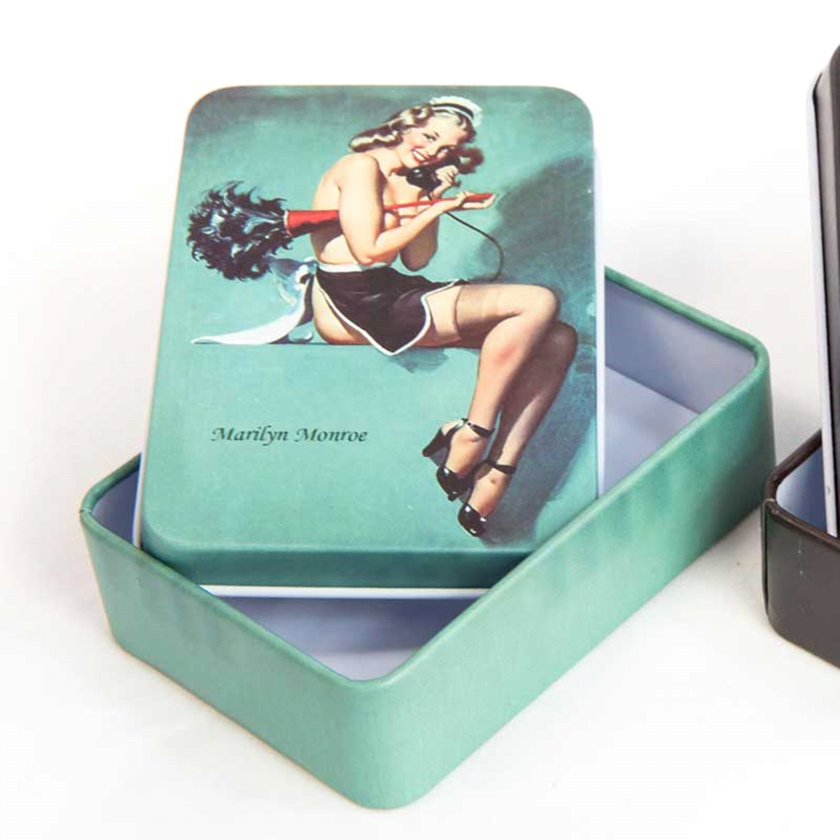 SCATOLINA PIN UP WAITRESS LATTA 9x6 